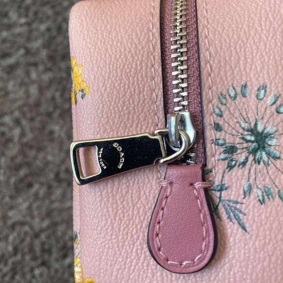 COACH LARGE BOXY COSMETIC BAG in DANDELION PRINT - Picture 5 of 6